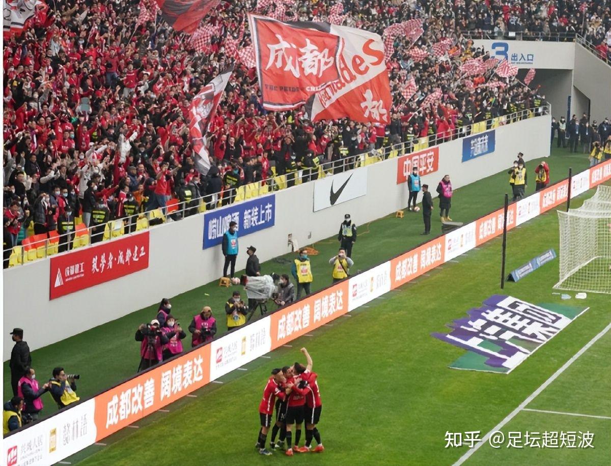 包含成都凤凰冲刺国际足球赛，展示实力的词条
