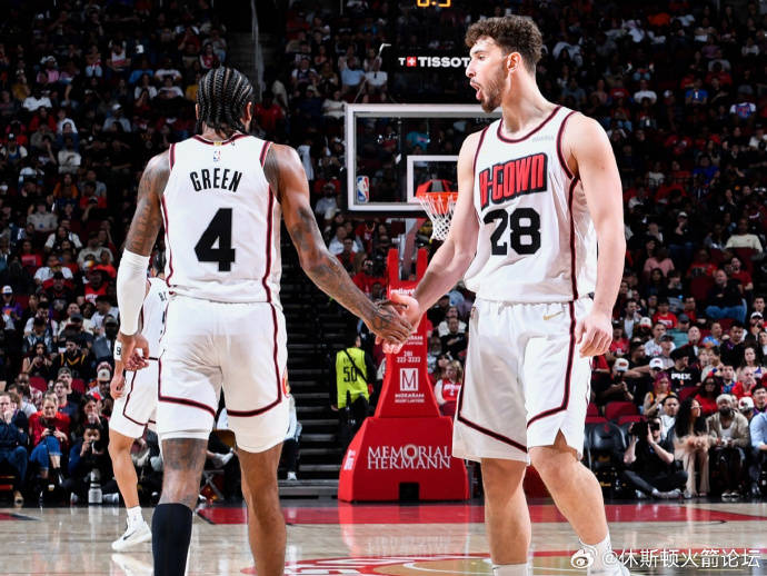 爵士客场战胜掘金取得重要胜利 爵士客场战胜掘金取得重要胜利