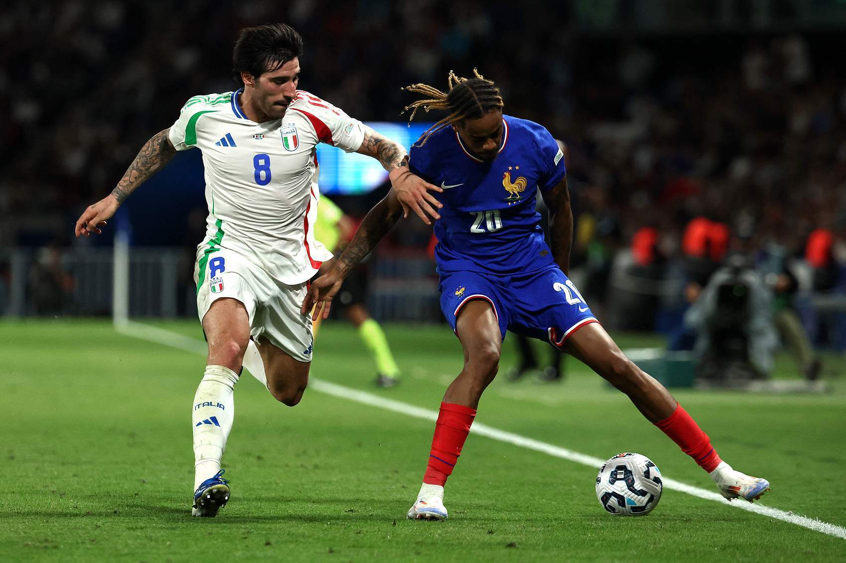 包含欧国联杯季军争夺战引发观赏狂潮的词条