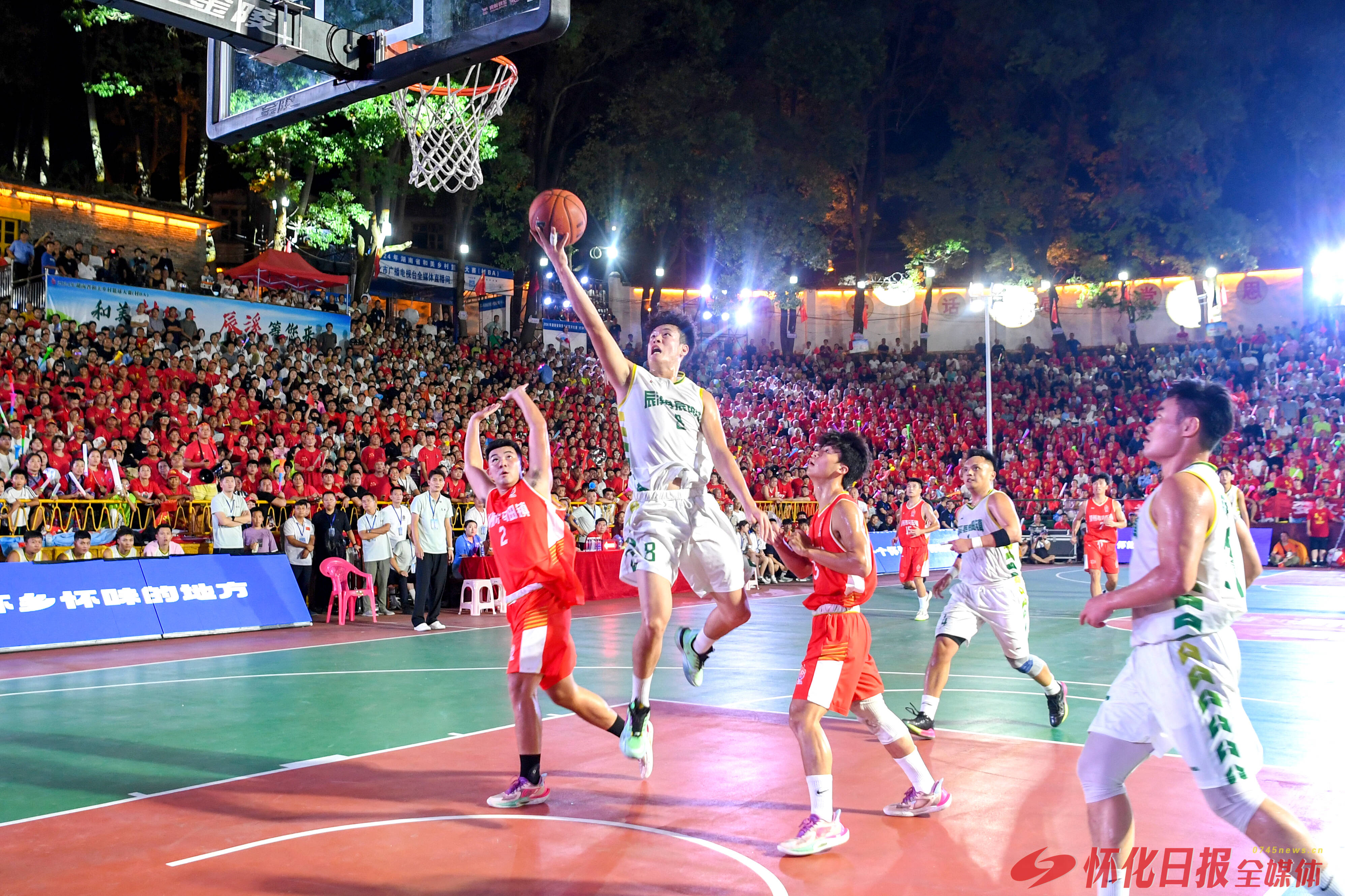 爱游戏入口-包含火热比赛席卷全国，篮球联赛引爆热点话题的词条