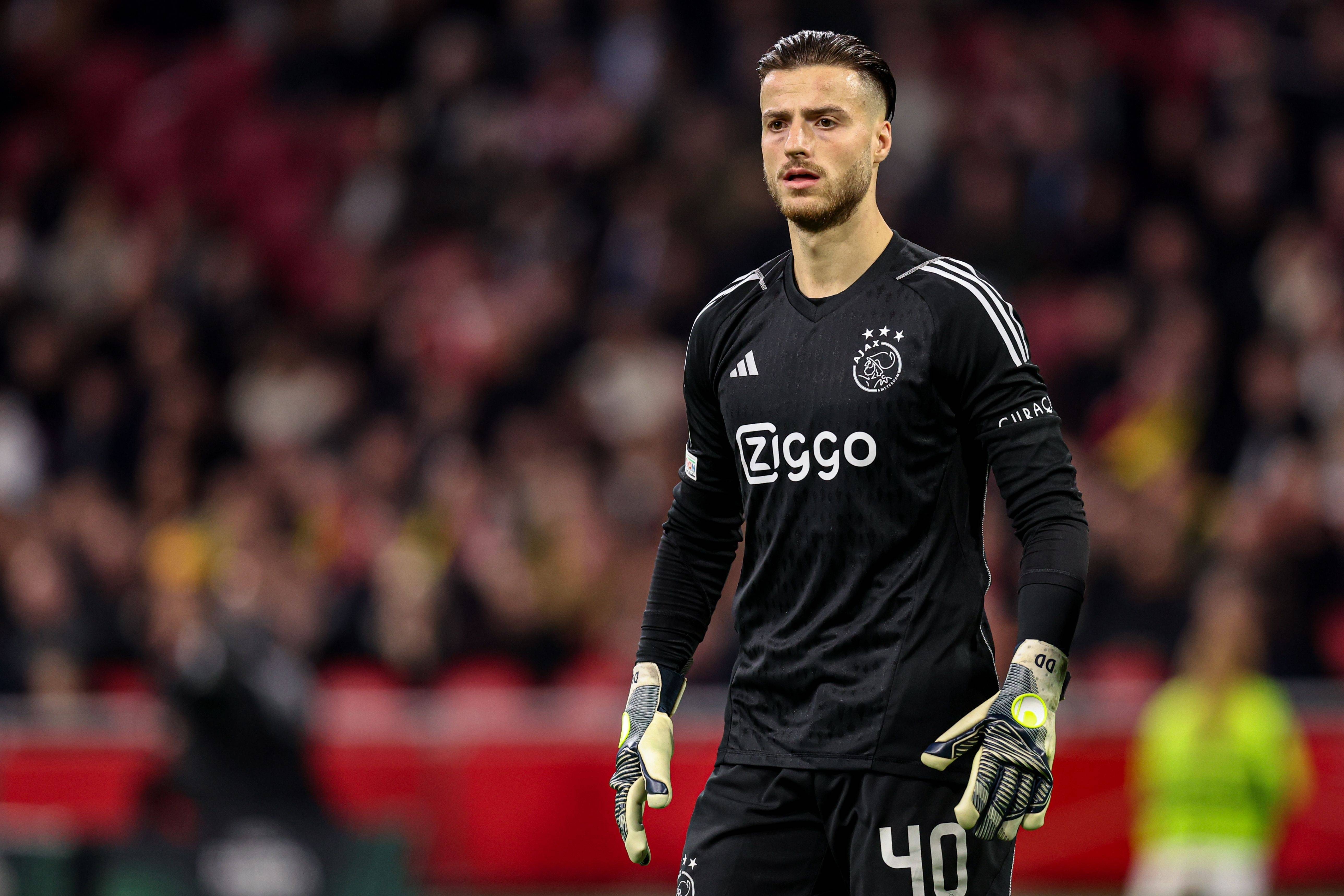 爱游戏官方-包含阿贾克斯主教练因家庭原因暂时离队的词条