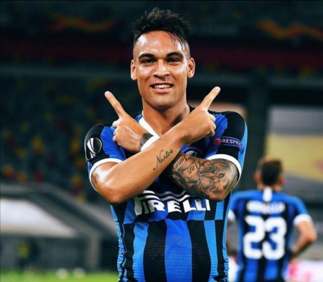 塞维利亚击败劲敌,成功晋级争夺冠军 塞维利亚击败劲敌,成功晋级争夺冠军