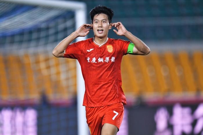 比赛中球员表现出色，跻身最佳球员行列的简单介绍