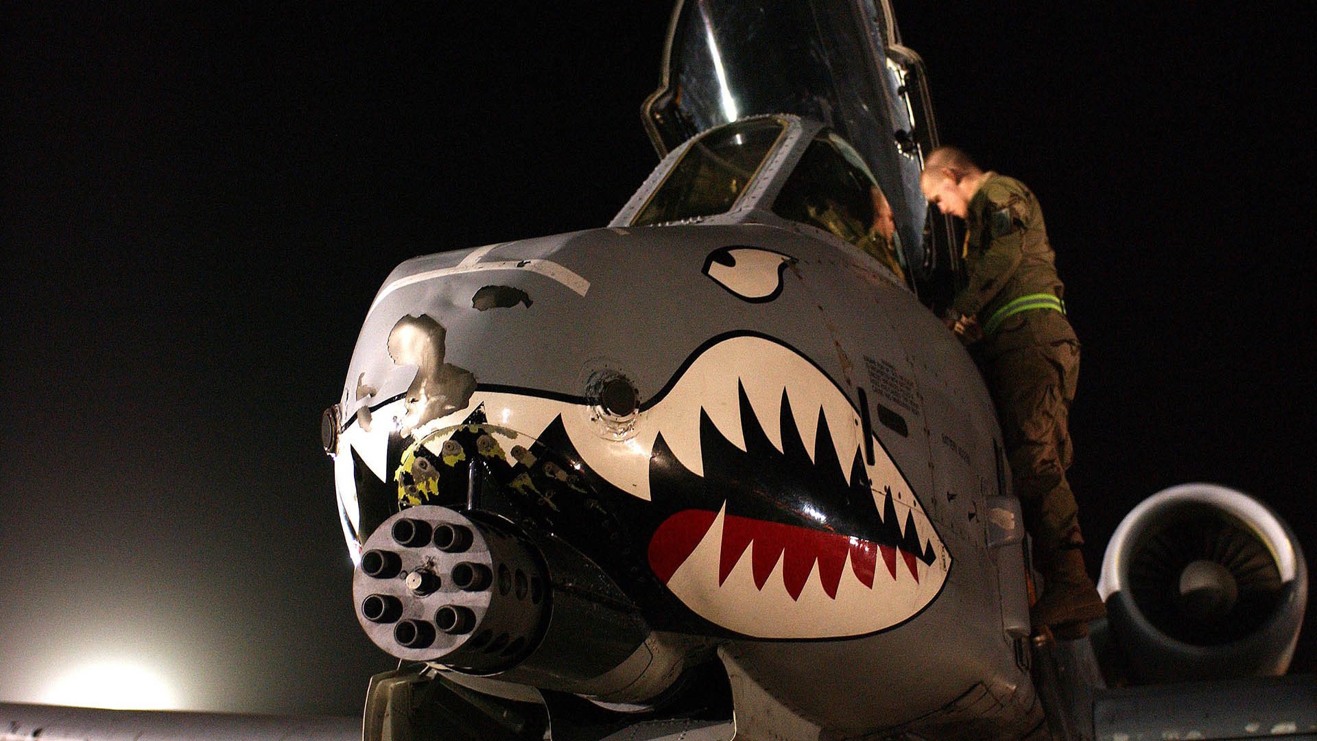 跨洲闪耀的关键先生,当鹈鹕啄破僵局,乔治照亮圣西罗